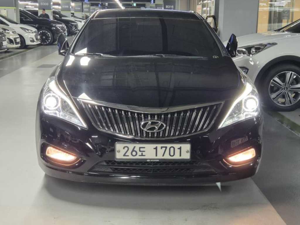 HYUNDAI Grandeur - Vista 2