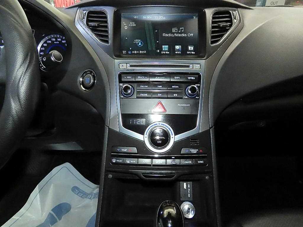 HYUNDAI Grandeur - Vista 11