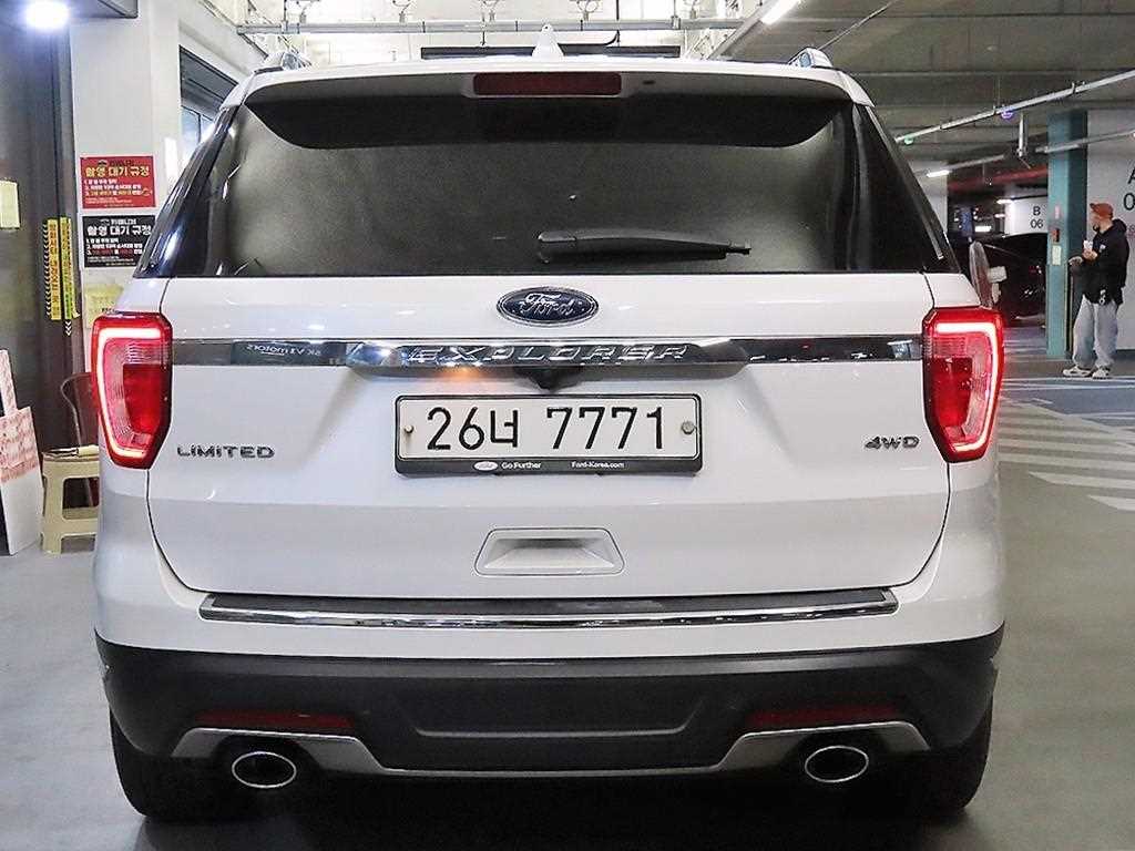 Ford Explorer - Vista 5