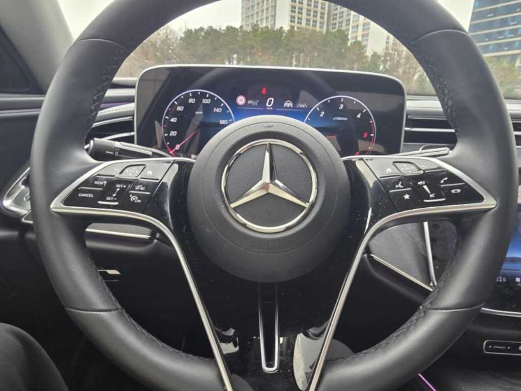 Mercedes Benz E class - Vista 9