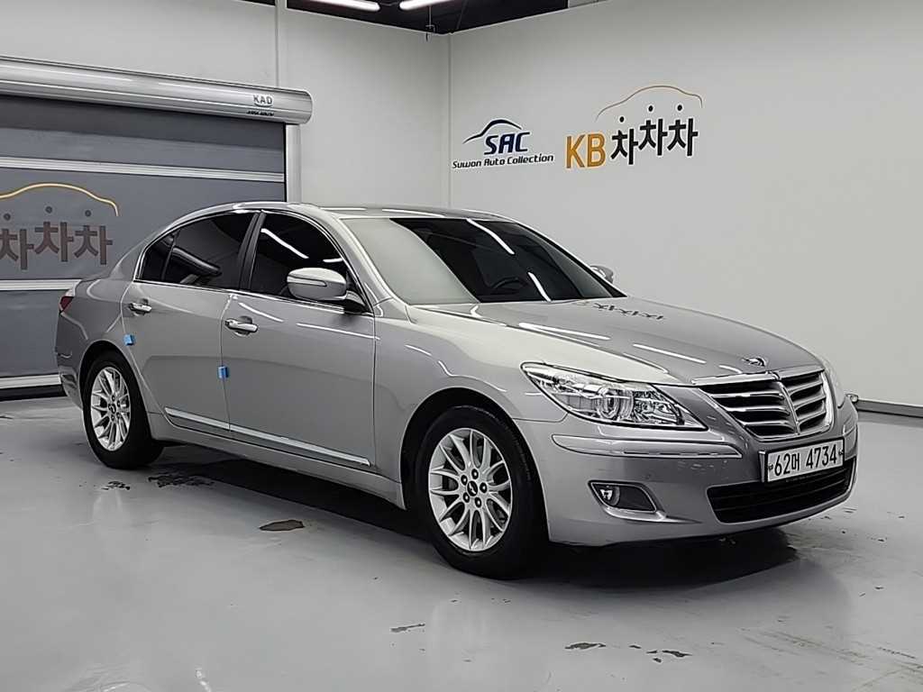 HYUNDAI Genesis - Vista 4