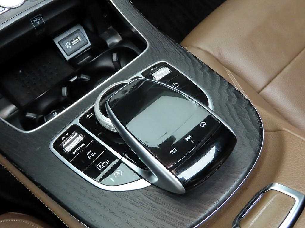 Mercedes Benz E class - Vista 11