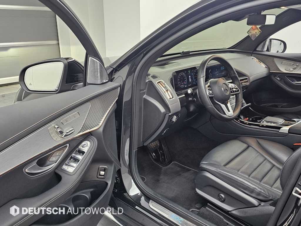 Mercedes Benz EQC - Vista 11
