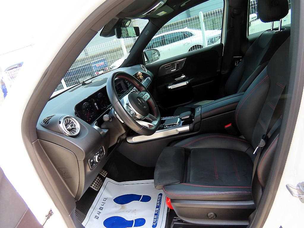 Mercedes Benz GLB Class - Vista 5