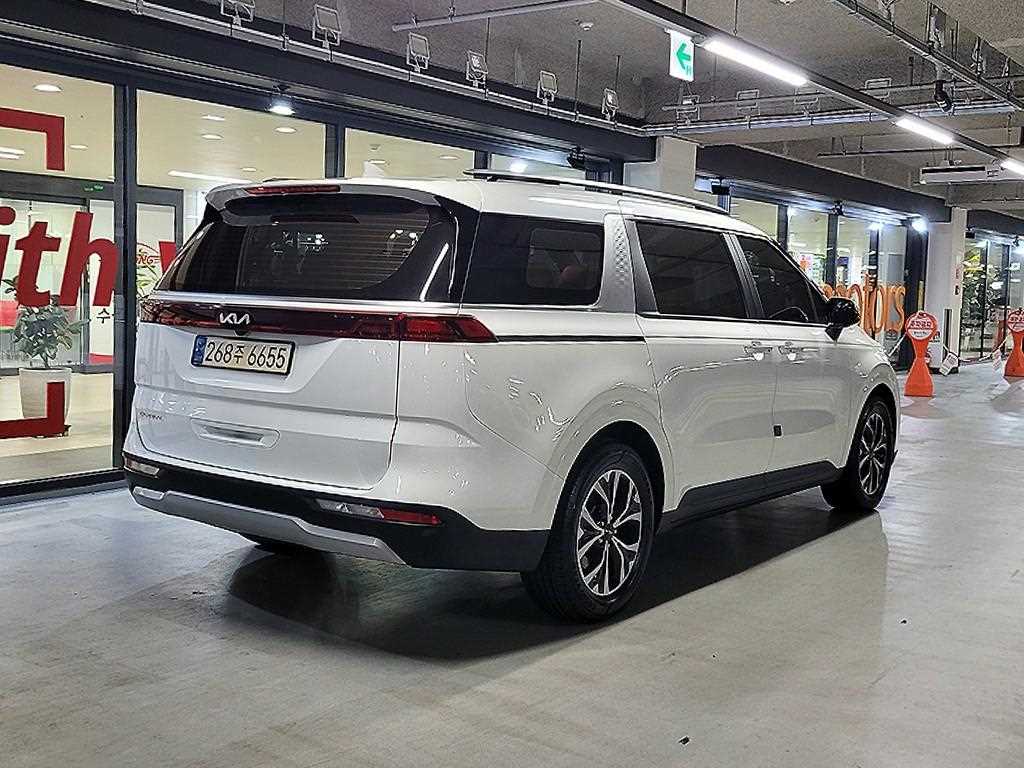 KIA Carnival - Vista 4