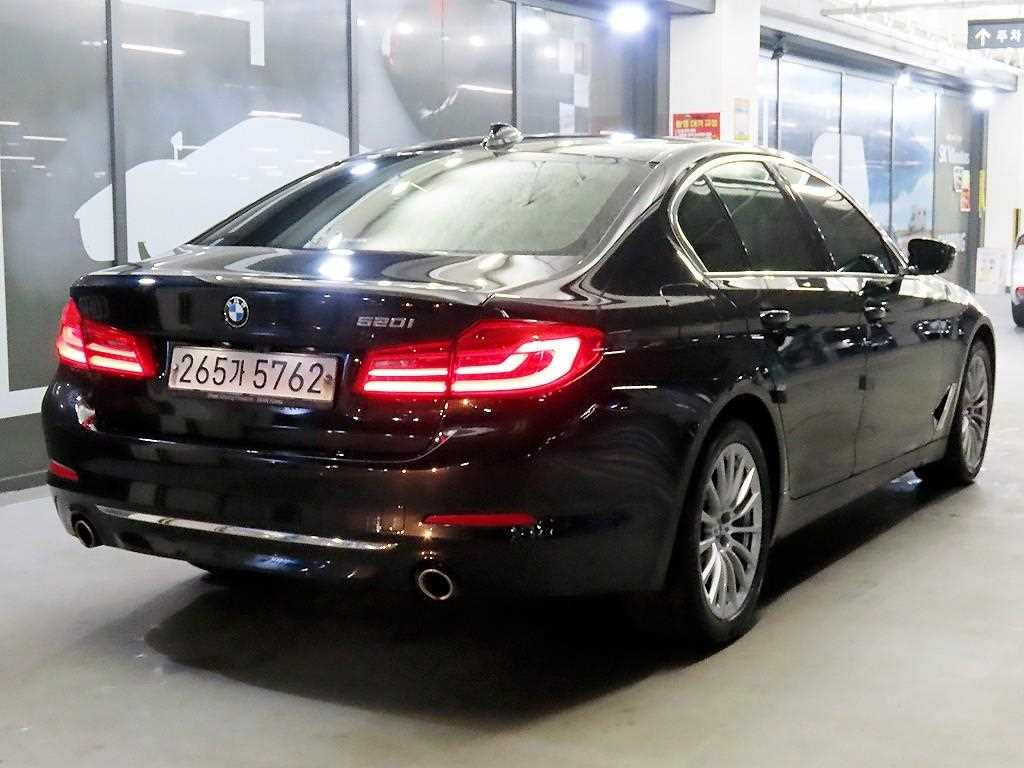 BMW 5 Series - Vista 4