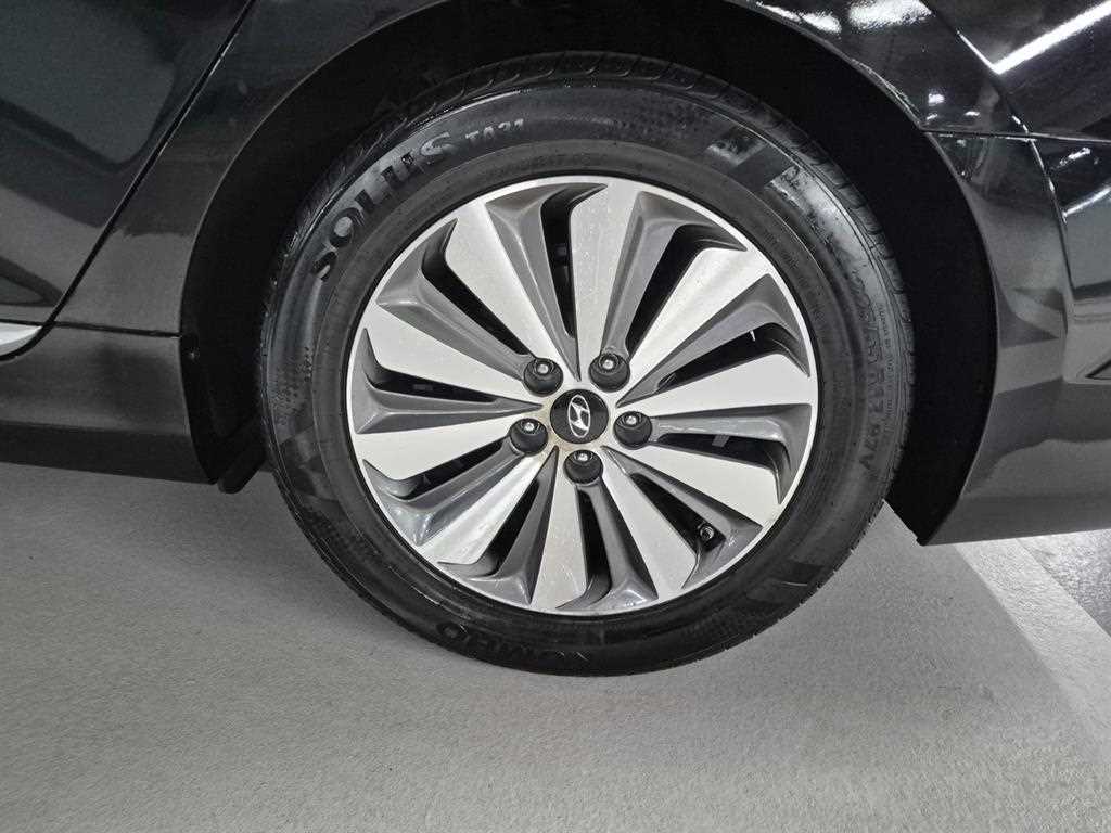 HYUNDAI Grandeur - Vista 5