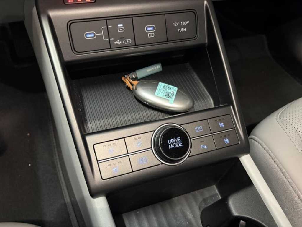 HYUNDAI Kona - Vista 6