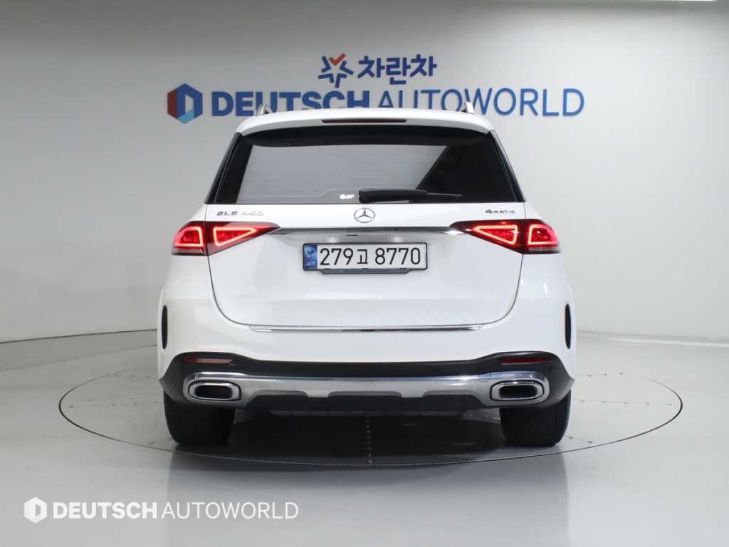 Mercedes Benz GLE Class - Vista 4