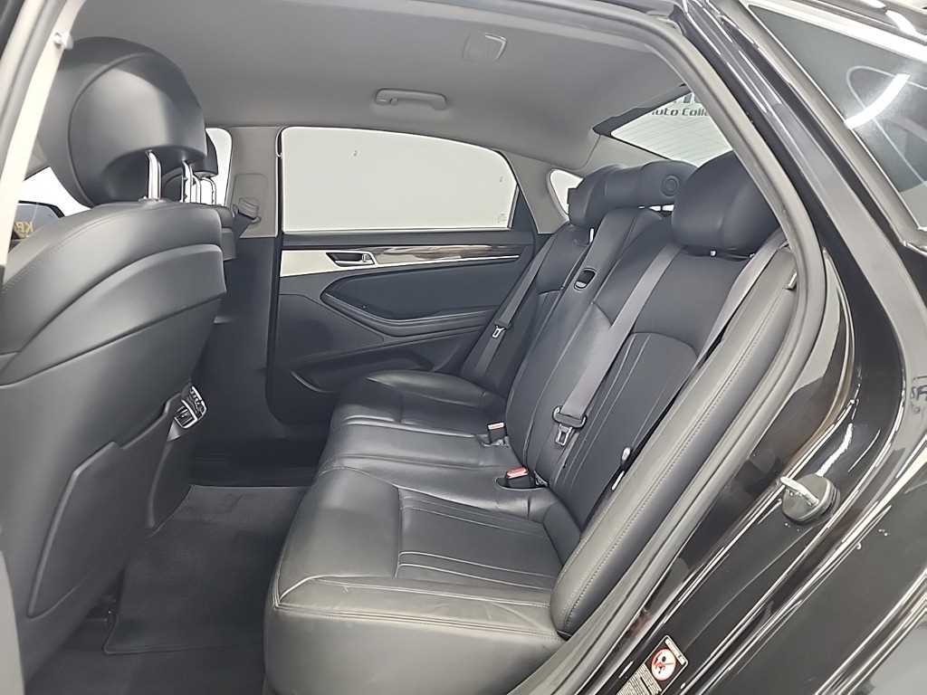 Genesis G80 - Vista 12