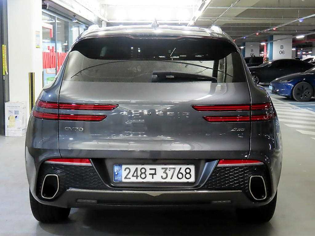 Genesis GV70 - Vista 5