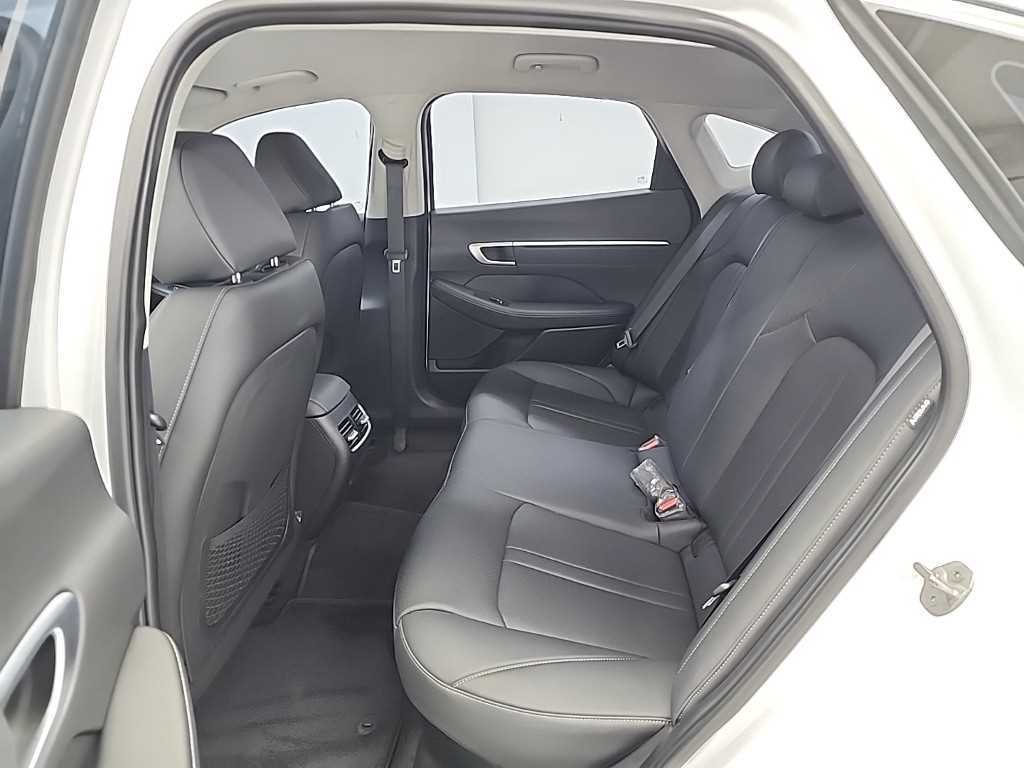 HYUNDAI Sonata - Vista 12