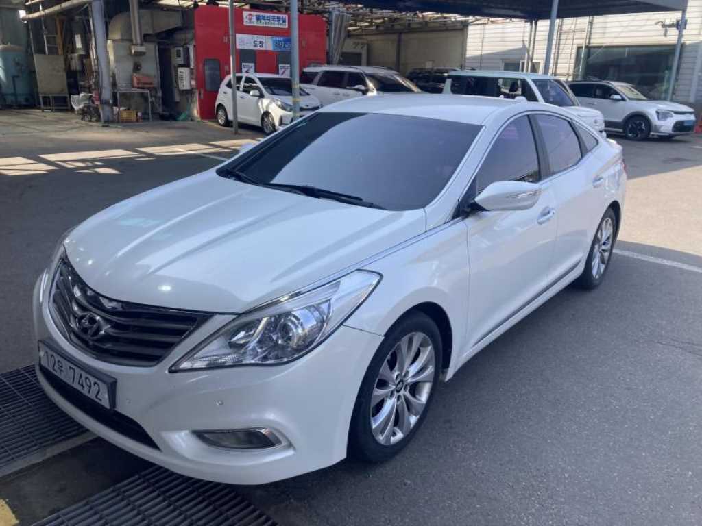 HYUNDAI Grandeur - Vista 2
