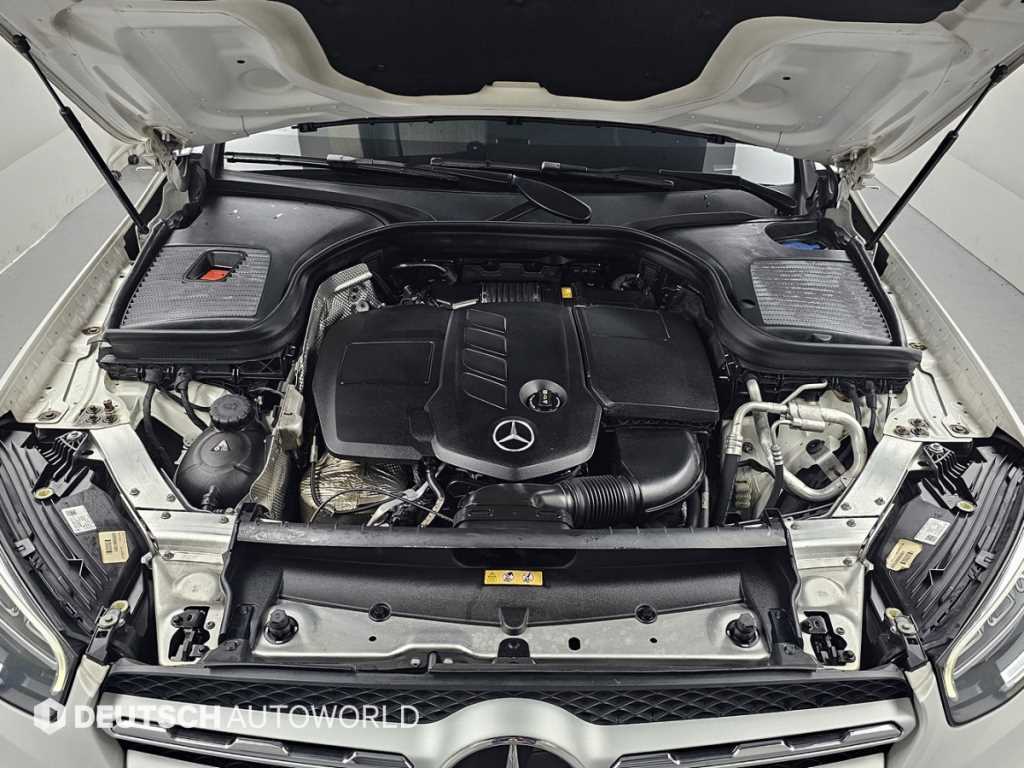 Mercedes Benz GLC Class - Vista 6