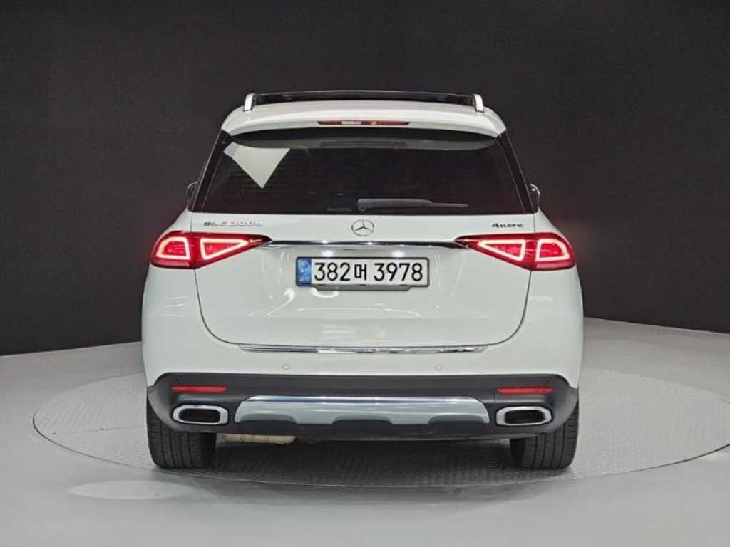 Mercedes Benz GLE Class - Vista 4