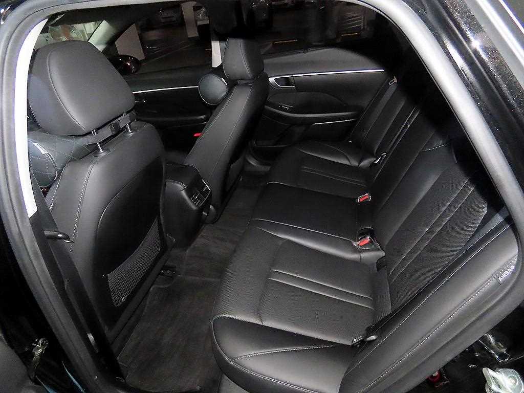 HYUNDAI Sonata - Vista 7