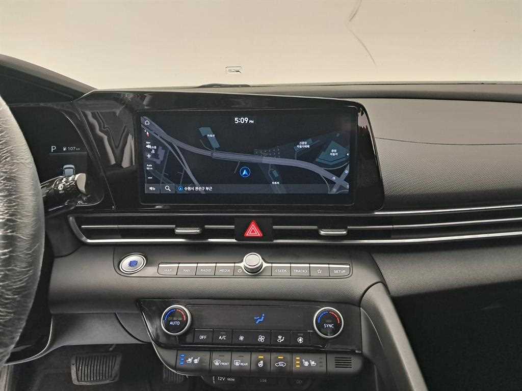 HYUNDAI Avante - Vista 9