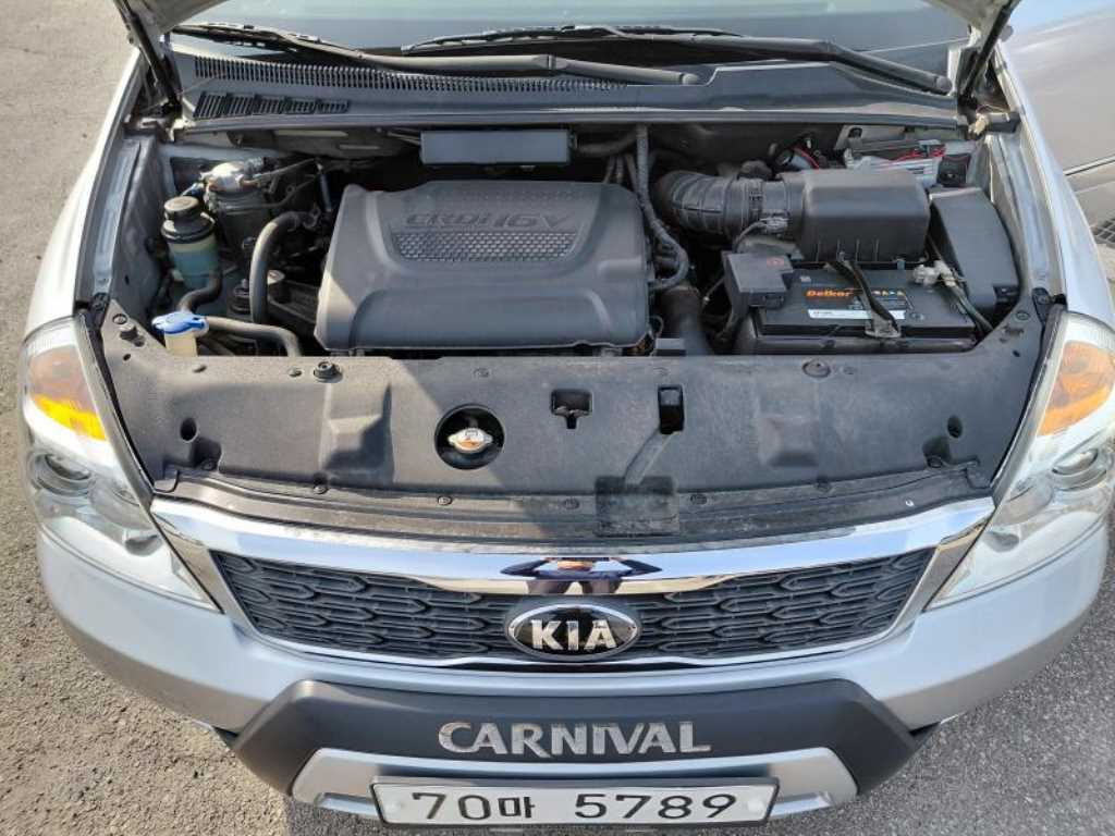 KIA Carnival 2014 Plateado - Importación desde Corea - HF Imports Iquique - Foto 19