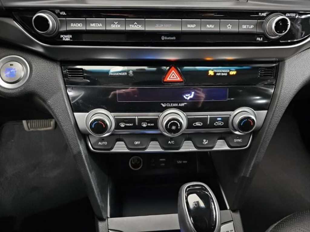 HYUNDAI Avante - Vista 11