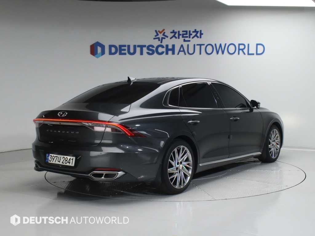 HYUNDAI Grandeur - Vista 2