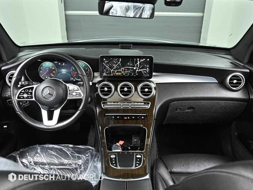 Mercedes Benz GLC Class - Vista 7