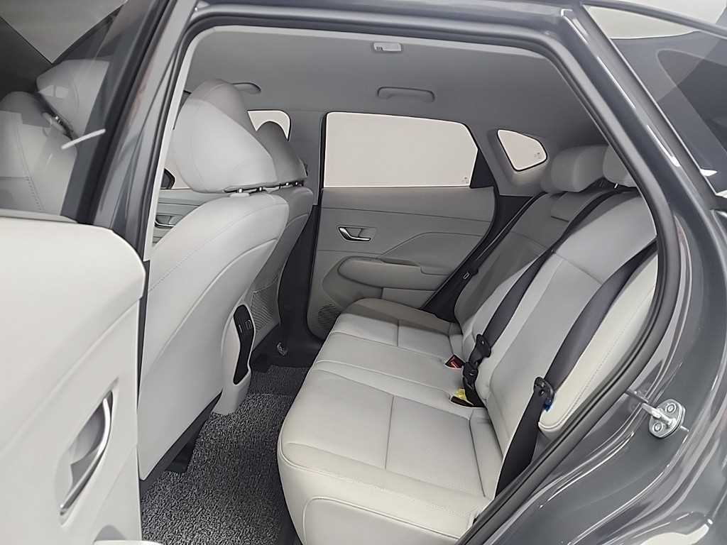HYUNDAI Kona - Vista 12