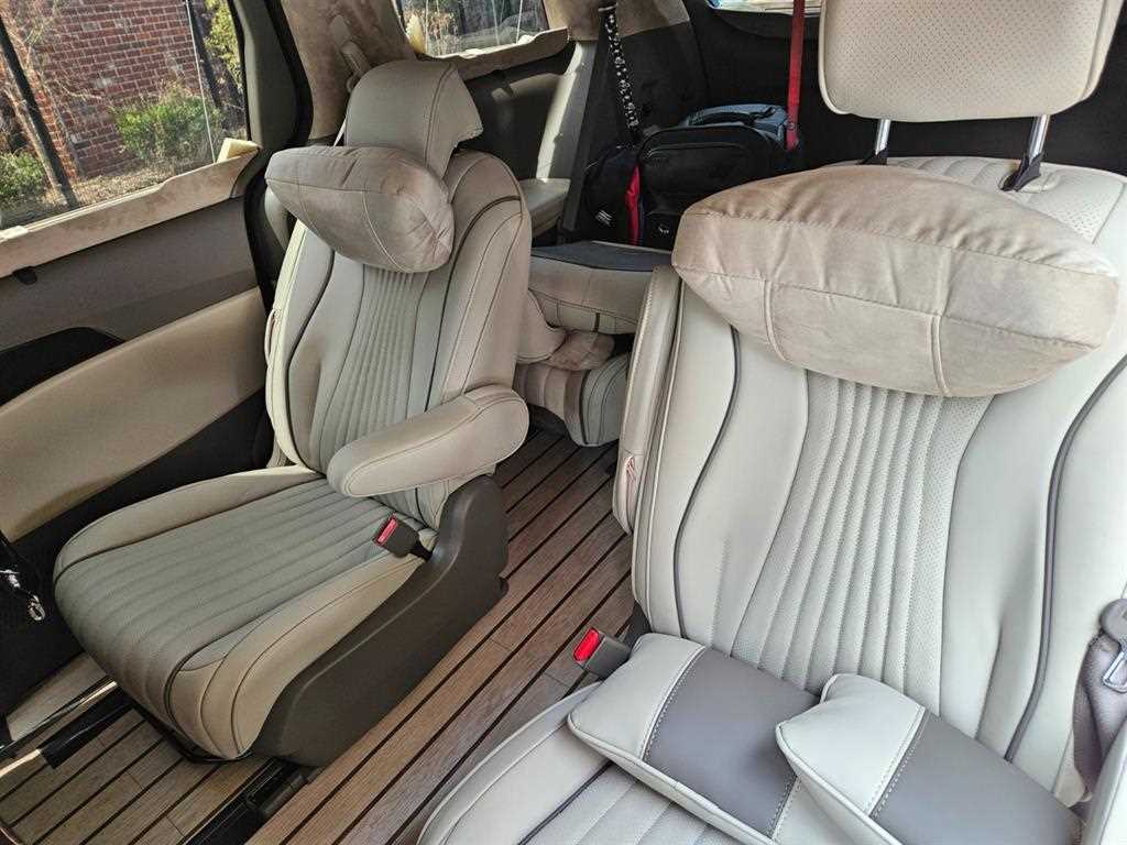 KIA Carnival - Vista 7