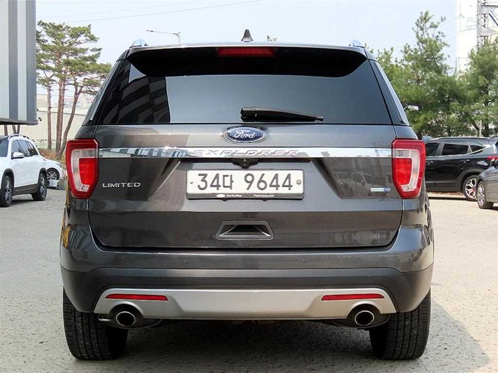Ford Explorer - Vista 4