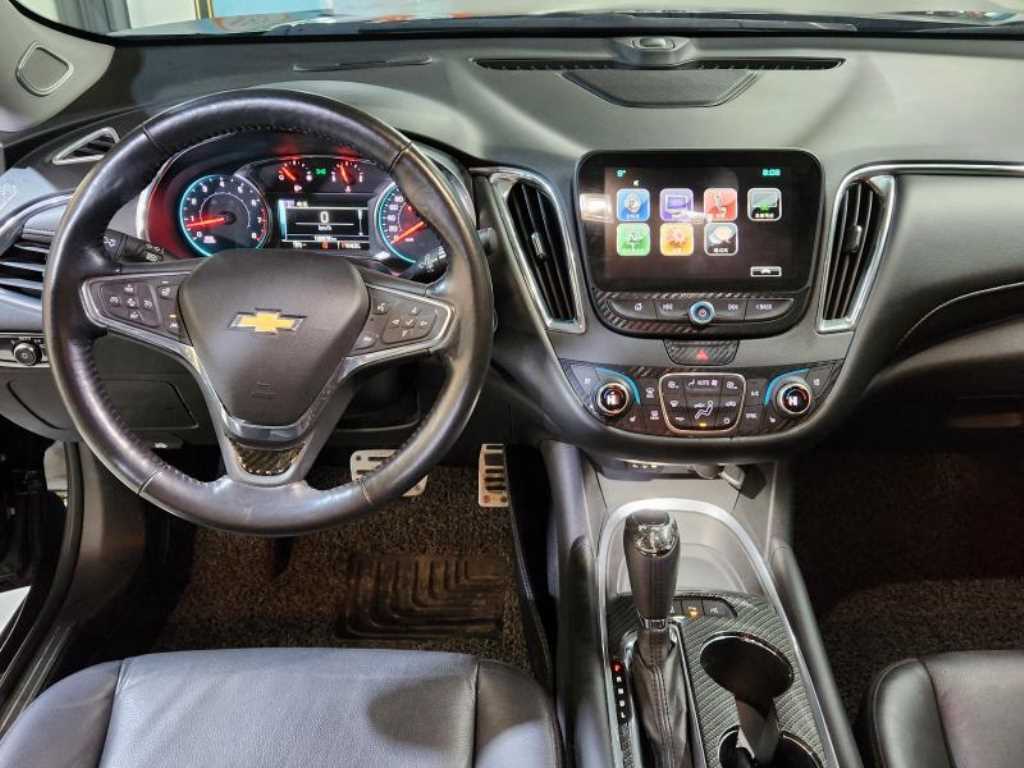 Chevrolet Malibu - Vista 6