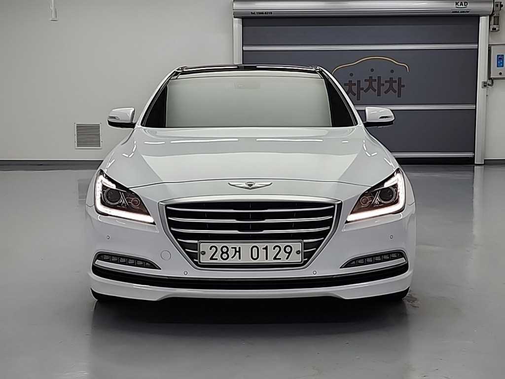 HYUNDAI Genesis - Vista 3