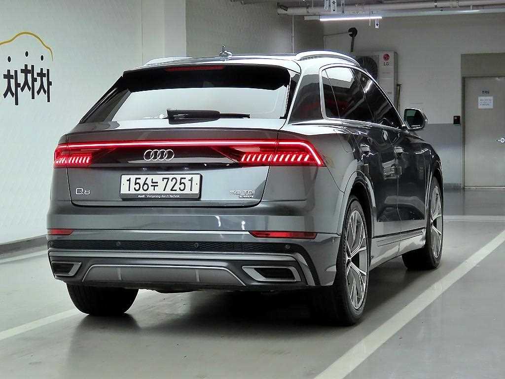 Audi Q8 - Vista 4