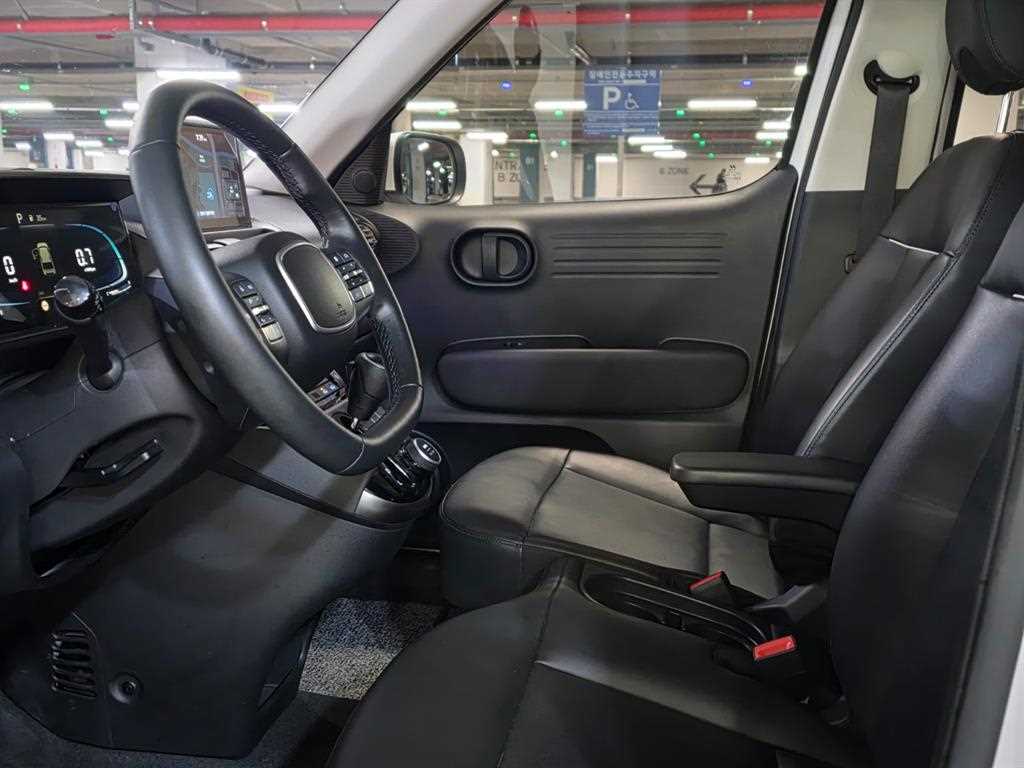 HYUNDAI Casper - Vista 10