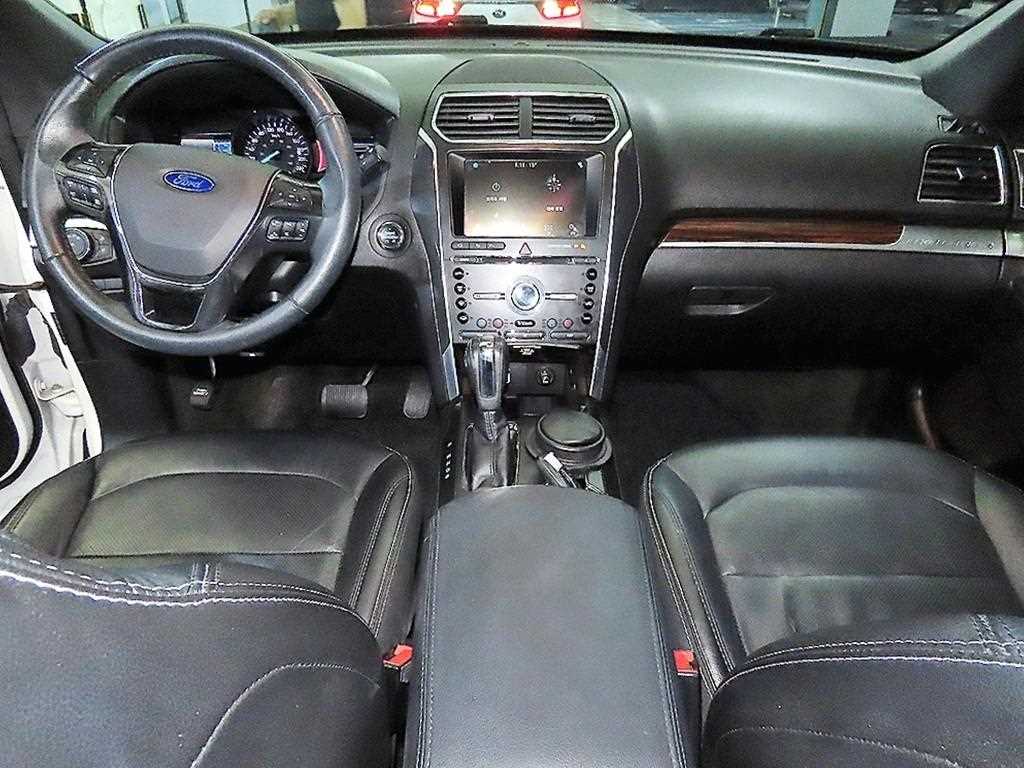 Ford Explorer - Vista 10