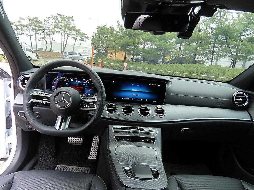 Mercedes Benz E class - Vista 7