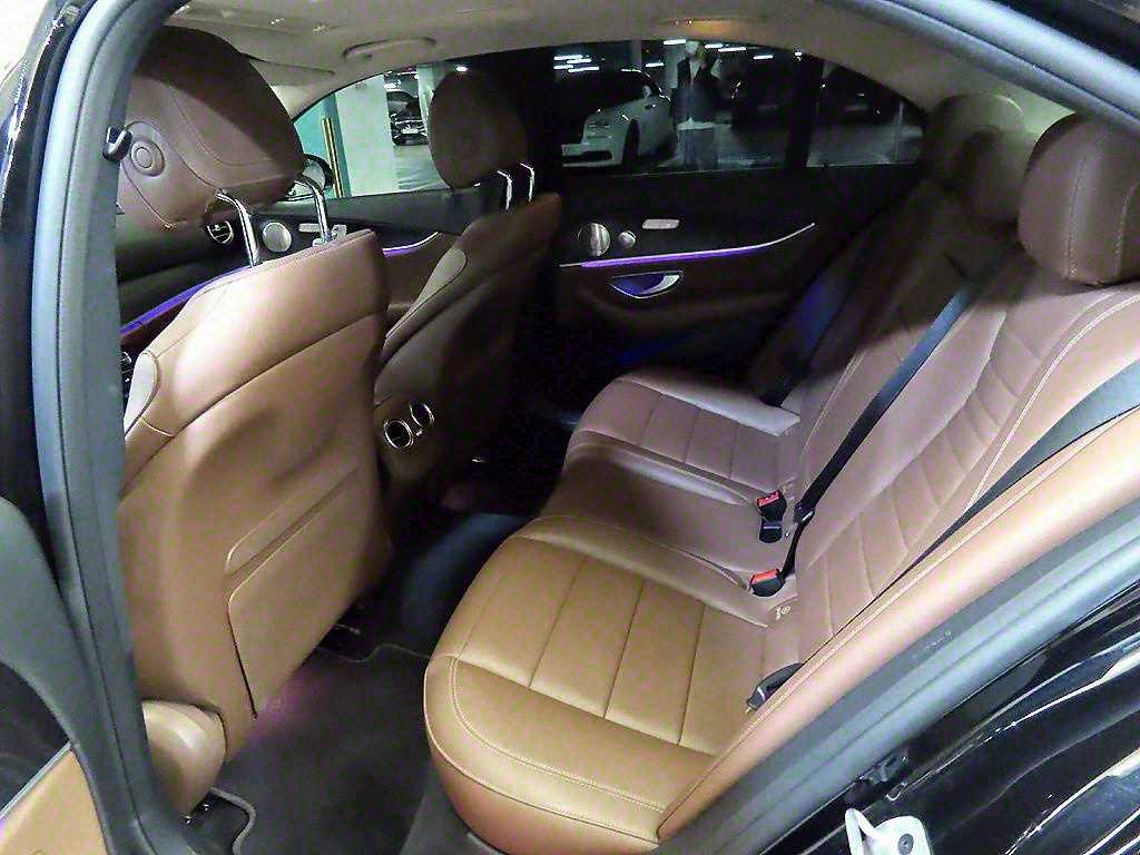 Mercedes Benz E class - Vista 7