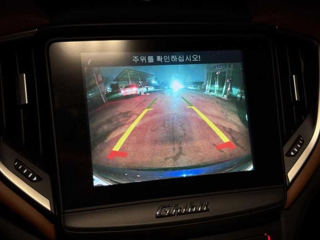 Maserati Ghibli - Vista 6