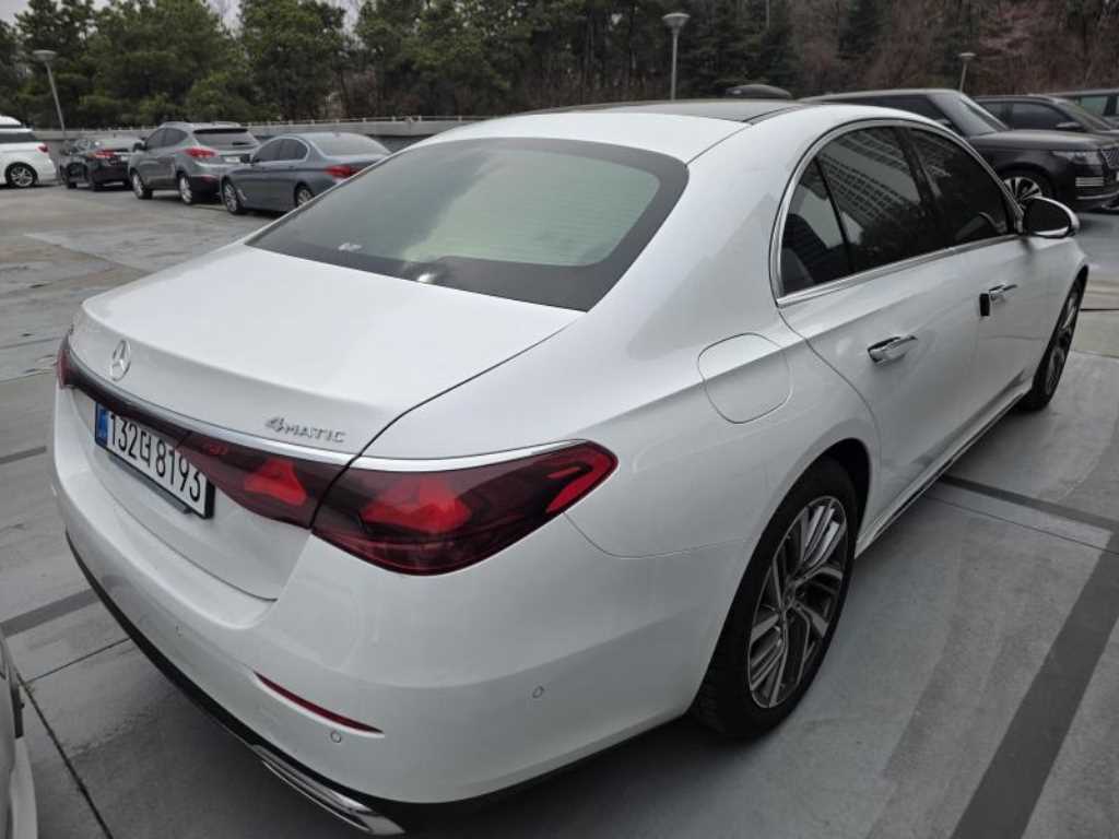 Mercedes Benz E class - Vista 6