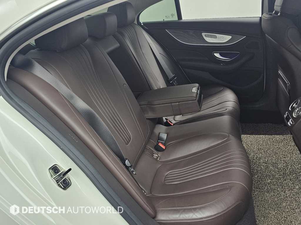 Mercedes Benz CLS Class - Vista 12