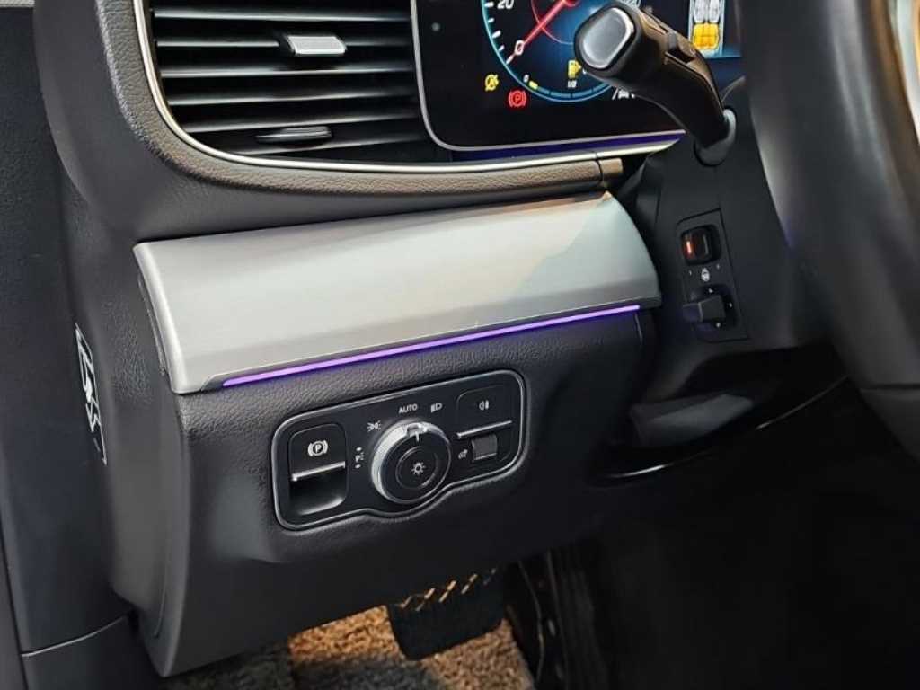 Mercedes Benz GLE Class - Vista 7