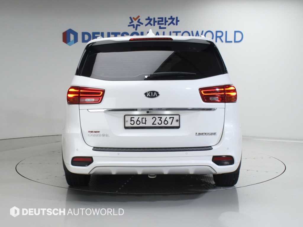 KIA Carnival - Vista 4