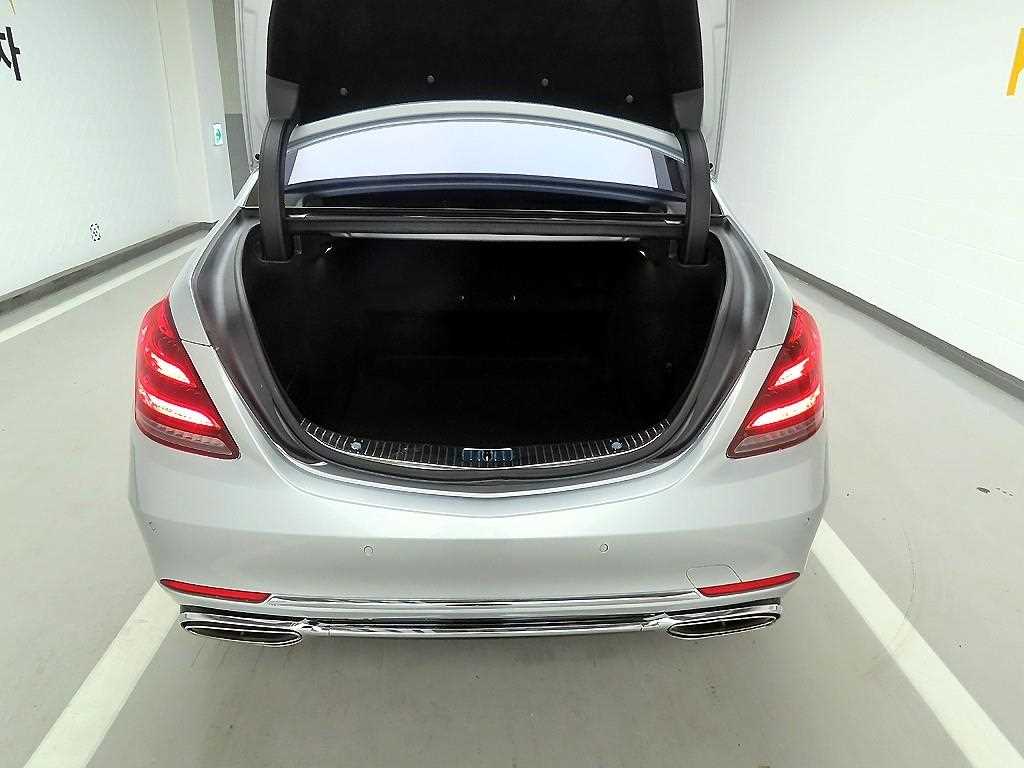 Mercedes Benz S Class - Vista 5