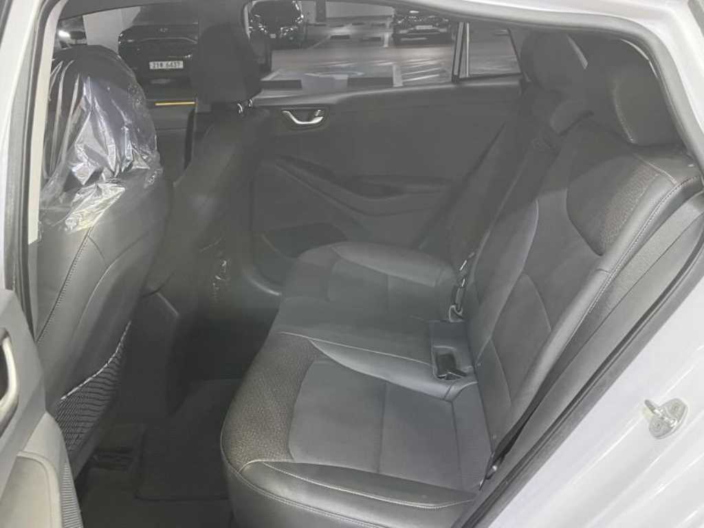 HYUNDAI Ioniq - Vista 6