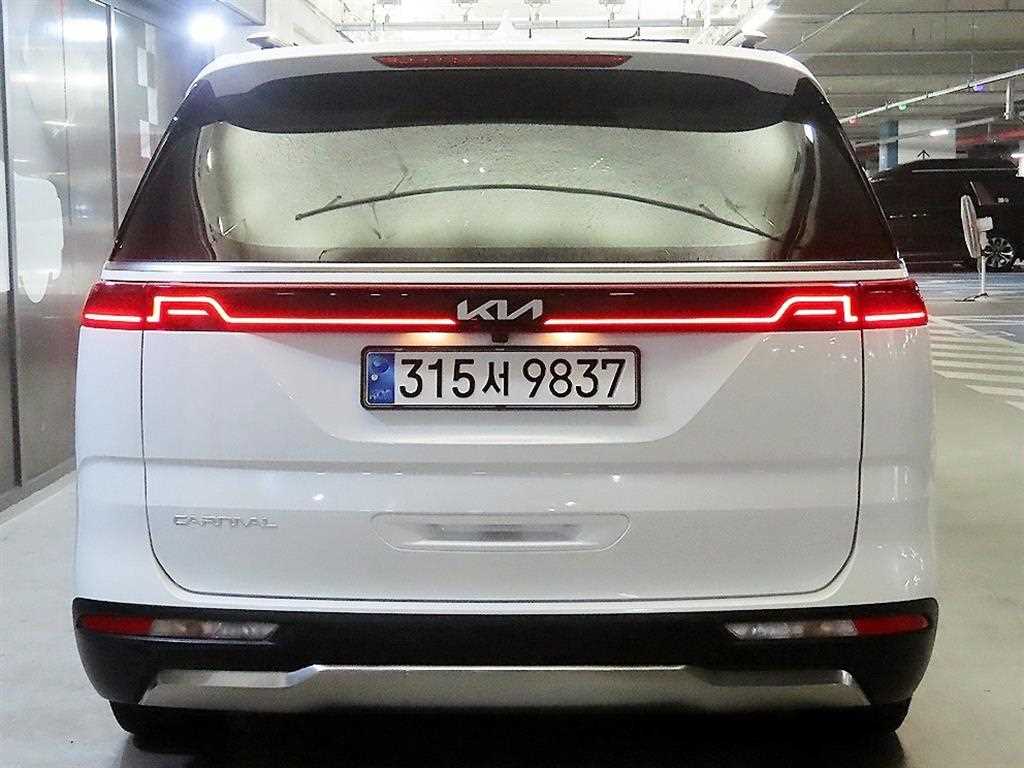 KIA Carnival - Vista 5