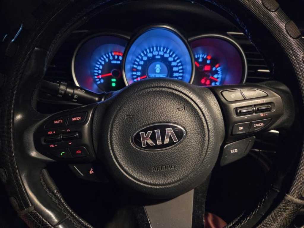 KIA K5 - Vista 4