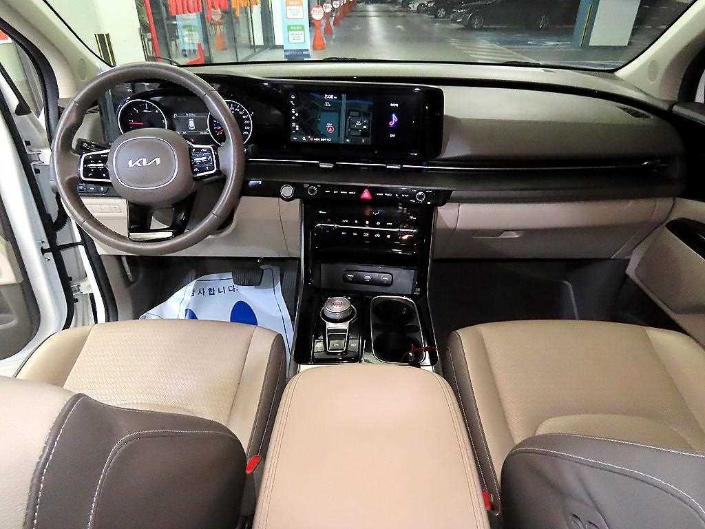 KIA Carnival - Vista 10