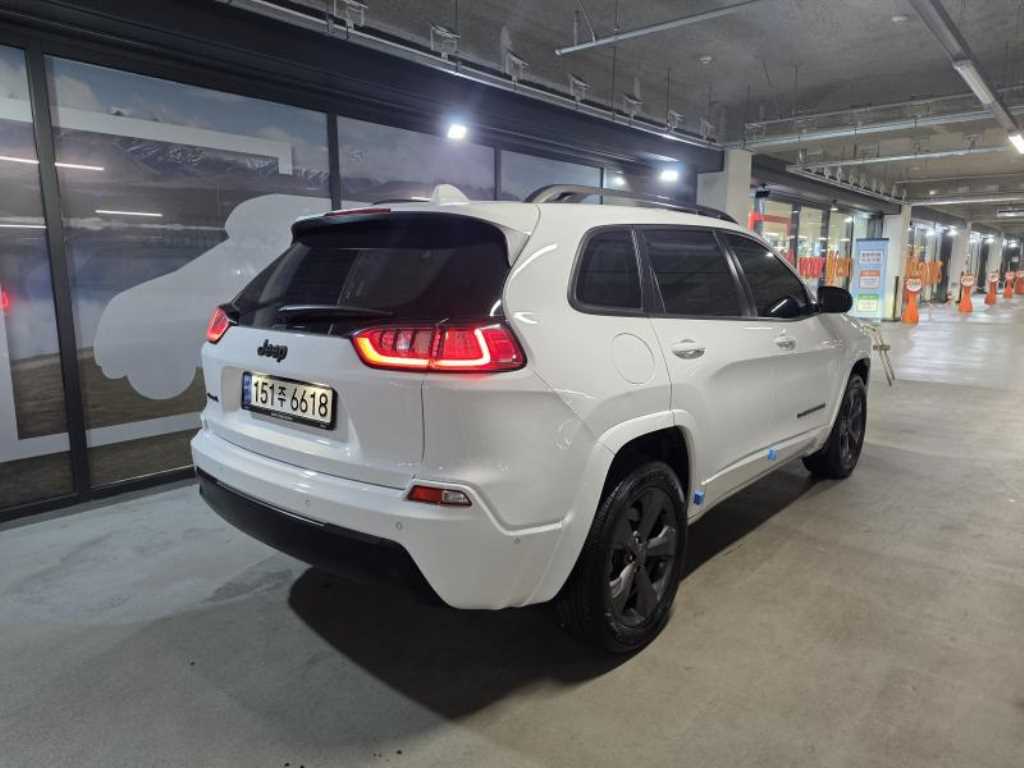 Jeep Cherokee - Vista 4