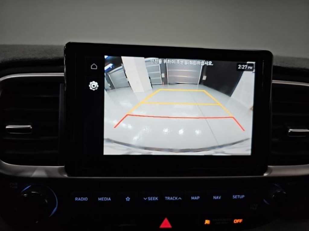 HYUNDAI Venue - Vista 10