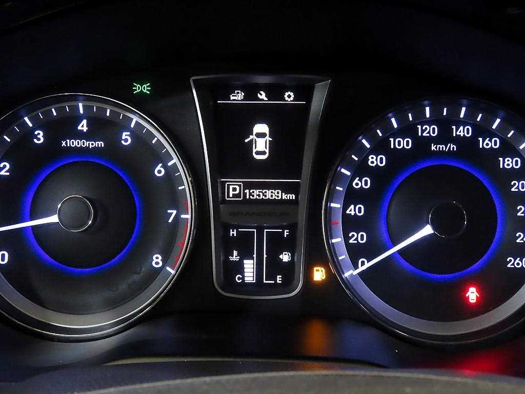 HYUNDAI Grandeur - Vista 9