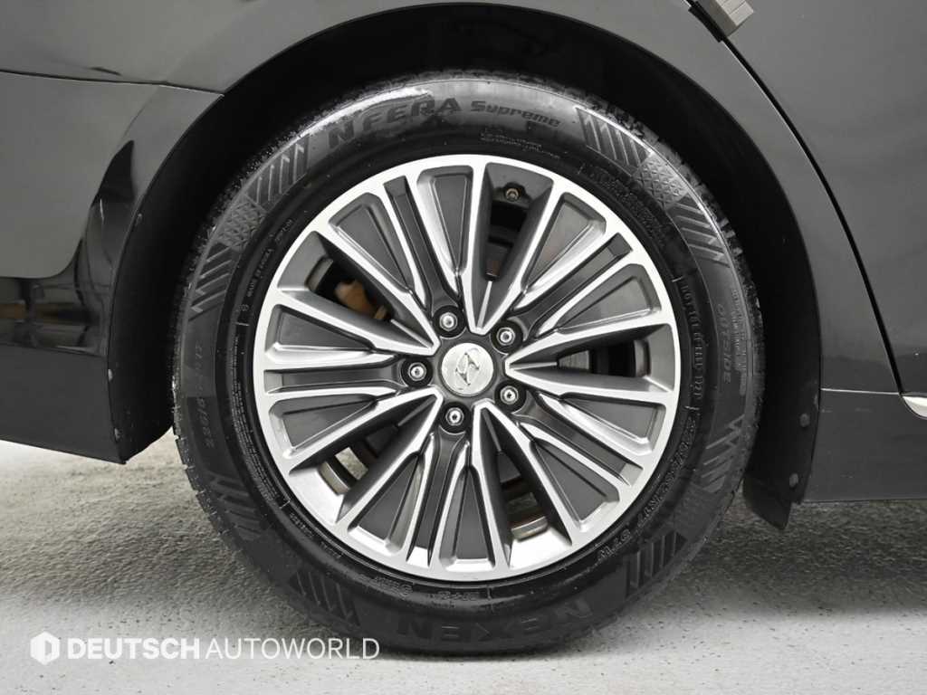 HYUNDAI Grandeur - Vista 5