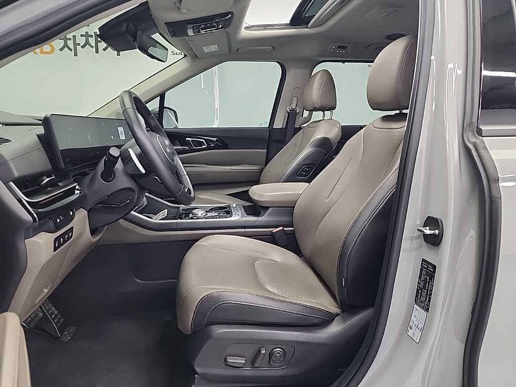 KIA Carnival - Vista 11